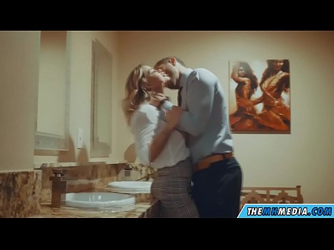 ❤️ Khi một cô gái tóc vàng busty quyến rũ bạn trong một nhà vệ sinh công cộng ❌ Porn video tại chúng tôi% vi.redgast4asset.ru%